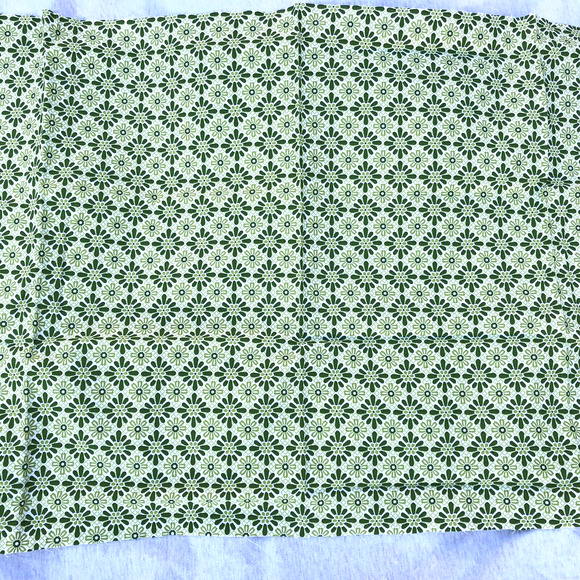 Fabric Green Geometric Floral 1/2 Yard Cotton Richloom Joanns Lightweight - Picture 3 of 8